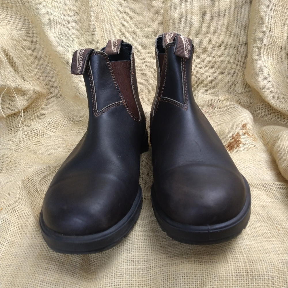 Mens size 11 Blundstone boots